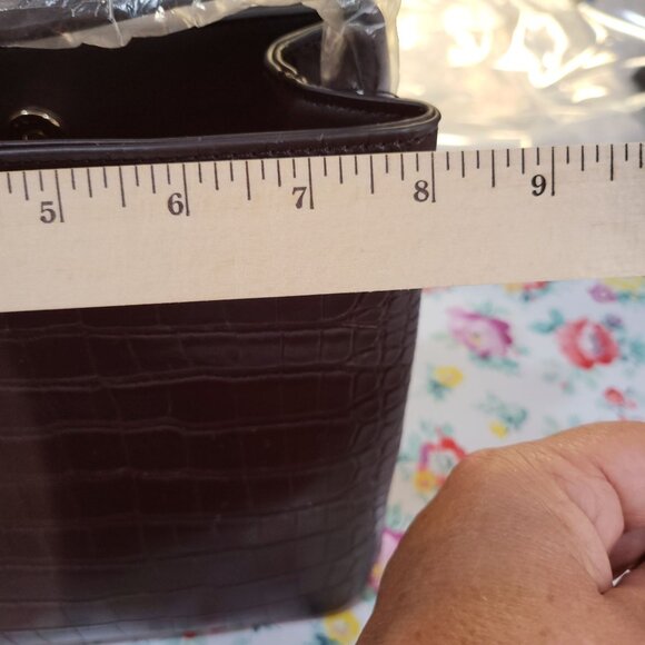 Aota Black Crocodile Pattern Vegan Leather Bucket Bag Gold Hardware & Adjustable - Picture 11 of 12